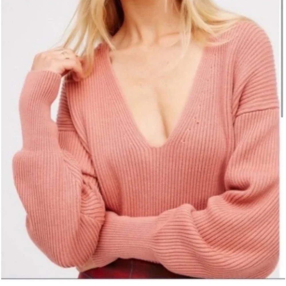 Free People‎ Women's Pink Peach Allure Pullover V-neck Sweater Size Small